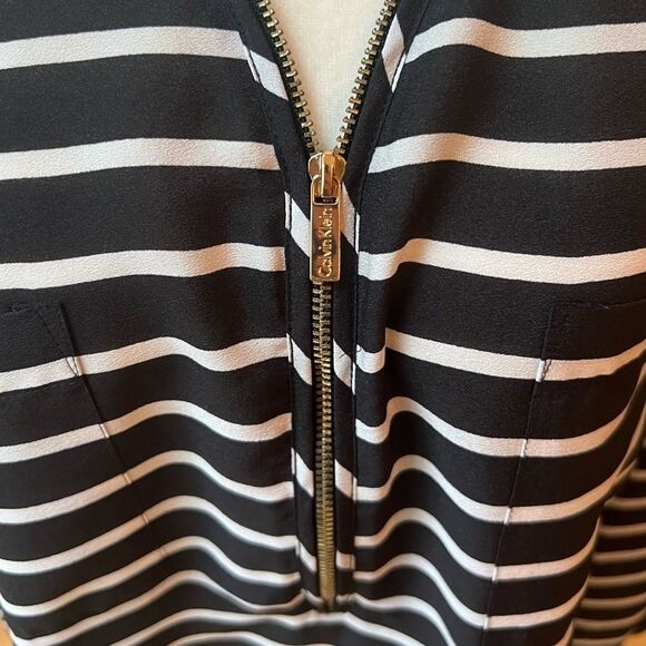 Calvin Klein Black & White Striped Zippered Blouse - Picture 14 of 16